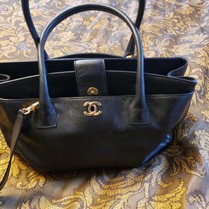 Chanel Tote Bag